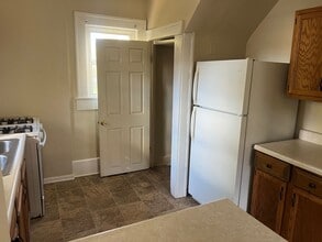 246 Gordon Dr in Akron, OH - Building Photo - Building Photo