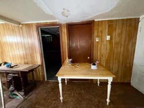 100 Laurel St in Bristol, CT - Building Photo - Building Photo