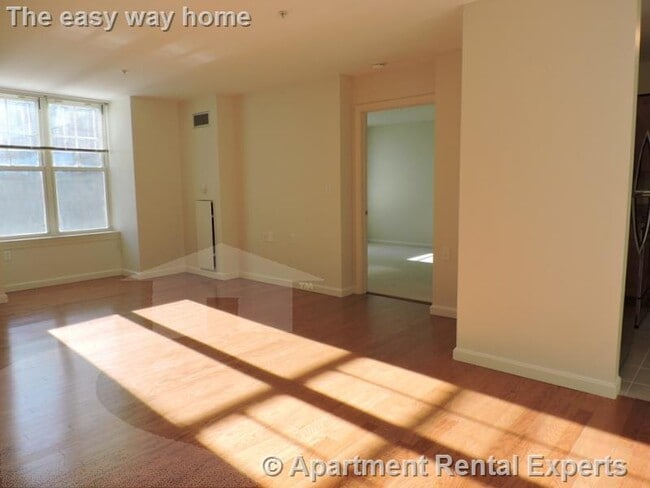 632 Massachusetts Ave, Unit #221 in Cambridge, MA - Foto de edificio - Building Photo