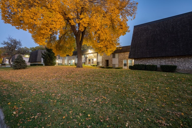 Valley Acres Apartments in Des Moines, IA - Foto de edificio - Building Photo