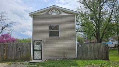 924 Grace St in Lorain, OH - Building Photo - Building Photo