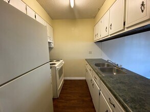 1510 Willie Houseal Dr-Unit -A in Valdosta, GA - Building Photo - Building Photo