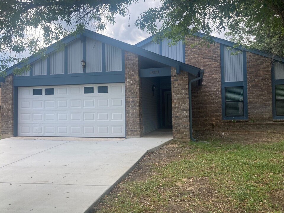 12211 San Miguel St in San Antonio, TX - Building Photo