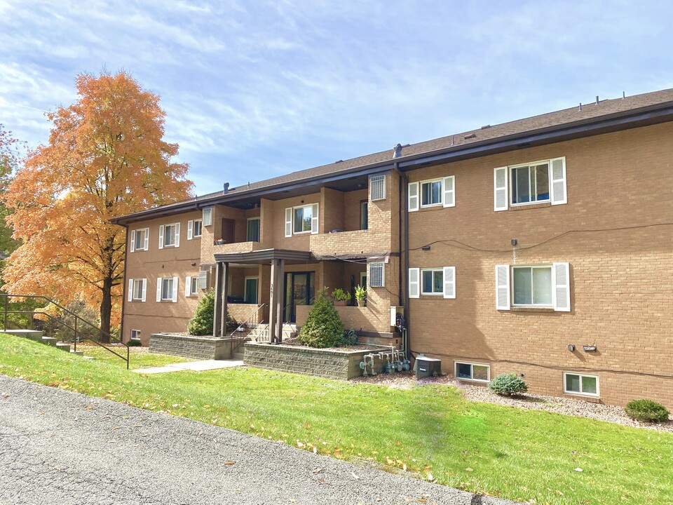 Apartments of Murrysville in Murrysville, PA - Building Photo