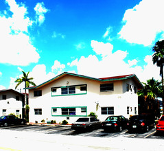 Pembroke Manor Apartments in Pembroke Pines, FL - Building Photo - Building Photo