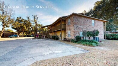 895 Silverwood in Fort Walton Beach, FL - Building Photo - Building Photo