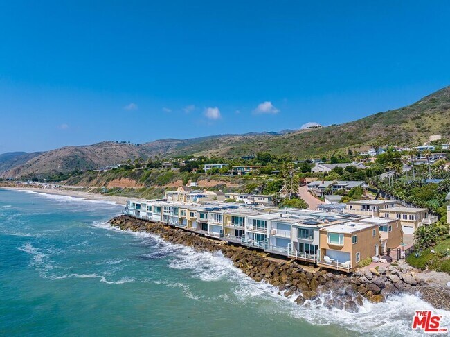 11770 Pacific Coast Hwy in Malibu, CA - Building Photo - Building Photo