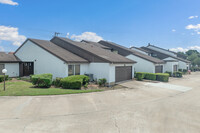 7655 S Braeswood Blvd in Houston, TX - Building Photo - Building Photo