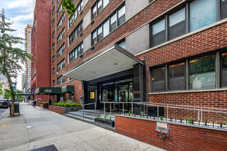 Leslie House in New York, NY - Building Photo - Building Photo