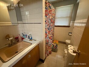 1210 Julie Dr in Champaign, IL - Building Photo - Building Photo