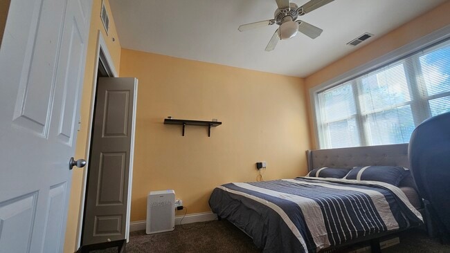property at 4966 N Spaulding Ave