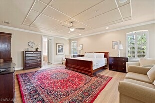 2809 Tiburon Blvd E in Naples, FL - Building Photo