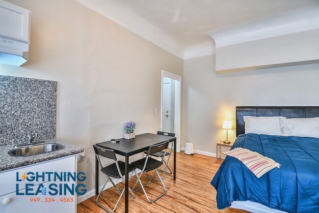 723 S Alvarado St in Los Angeles, CA - Building Photo - Building Photo