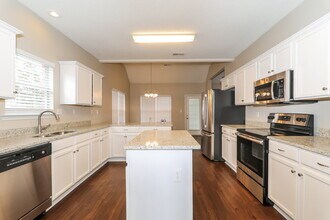 10222 Green Moss Dr N in Cordova, TN - Building Photo - Building Photo