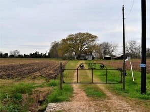 2223 Co Rd 107 in Wharton, TX - Building Photo - Building Photo