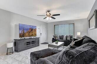 1524 E Broadmor Dr in Tempe, AZ - Building Photo - Building Photo