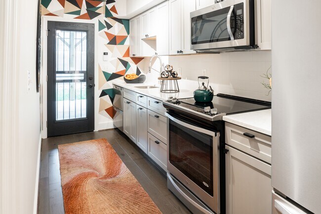 1830 I St NE, Unit 2 in Washington, DC - Building Photo - Building Photo