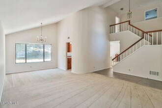 2155 Meadow Brook Ct in Thousand Oaks, CA - Building Photo - Building Photo