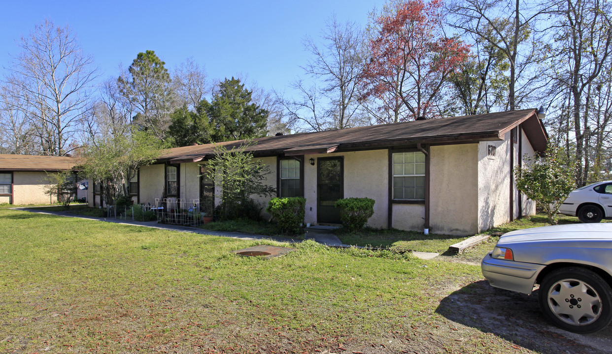 6707 E Sr-22 in Panama City, FL - Building Photo