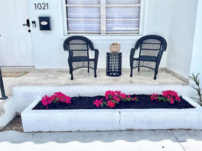 1021 NW 37th Ave in Miami, FL - Building Photo - Building Photo