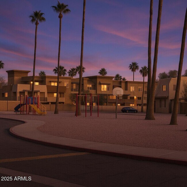 4623 E Southgate Ave in Phoenix, AZ - Building Photo - Building Photo