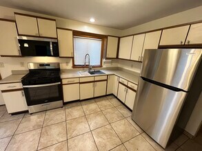 419 Frey Ave, Unit 419 in Vestal, NY - Foto de edificio - Building Photo