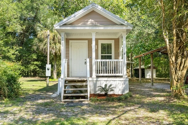 1721 County Hwy 83A W in Freeport, FL - Building Photo - Building Photo
