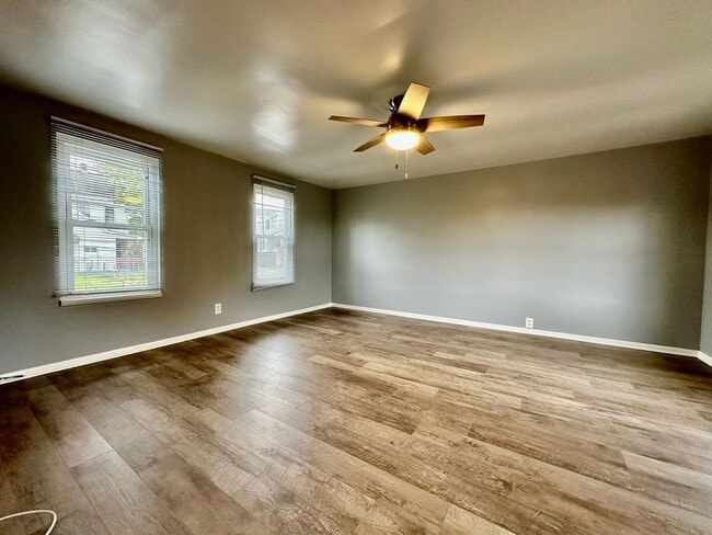 102 Ivy St in Turtle Creek, PA - Building Photo - Building Photo