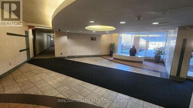 2020 Jasmine Crescent in Ottawa, ON - Building Photo - Building Photo