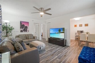 168 NW 32nd St in Miami, FL - Building Photo - Building Photo