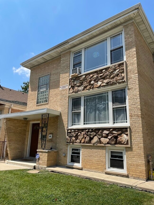 property at 2952 N Dawson Ave
