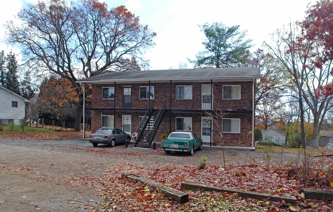 5639 Lon Roberts Dr in Knoxville, TN - Foto de edificio