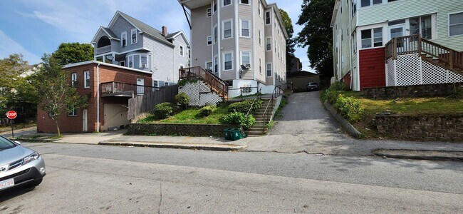 48 Everard St-Unit -2 in Worcester, MA - Building Photo - Building Photo