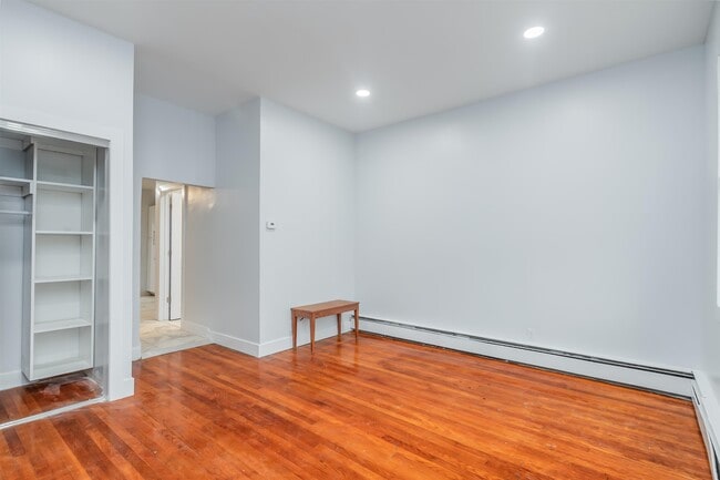 25 W 10th St in Bayonne, NJ - Building Photo - Building Photo