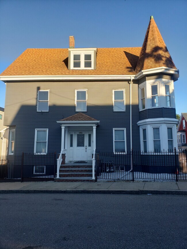 46 Dennis St, Unit Unit 2 in Boston, MA - Building Photo - Building Photo