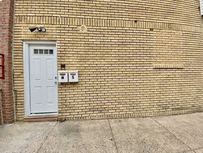 2626 S Watts St. in Philadelphia, PA - Building Photo - Building Photo