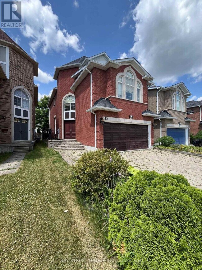 52 Queensway Dr in Richmond Hill, ON - Building Photo - Building Photo
