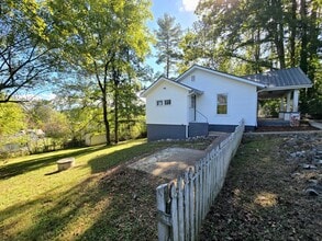 1202 Grandview Pl NW in Lenoir, NC - Building Photo - Building Photo