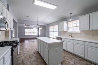1402 Vaughter Ln in Cedar Park, TX - Building Photo - Building Photo