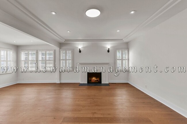 10309 La Grange Ave in Los Angeles, CA - Building Photo - Building Photo