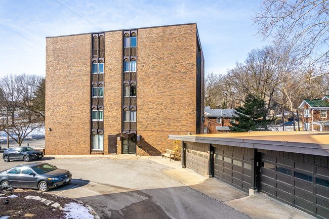 Park View Condominiums in Des Moines, IA - Building Photo - Building Photo