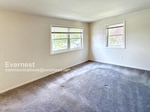 1382 Ironwood St in Woodbridge, VA - Foto de edificio - Building Photo
