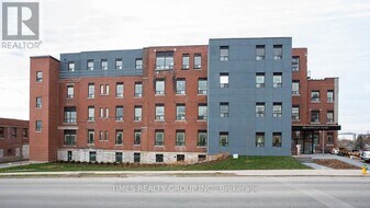 365 Armour Rd in Peterborough, ON - Building Photo