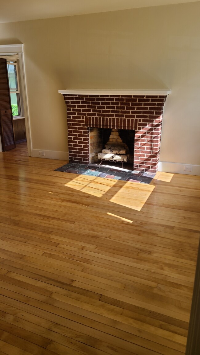 60 Richmond Ave, Unit 1 in Worcester, MA - Building Photo - Building Photo