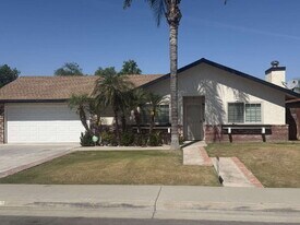 6113 Castleford St in Bakersfield, CA - Building Photo