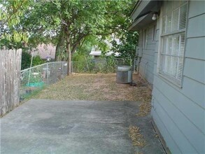 814 King Edward Pl in Austin, TX - Foto de edificio - Building Photo
