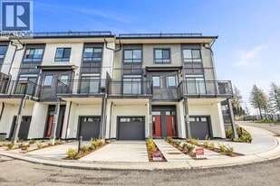 3535 Highland Dr in Coquitlam, BC - Building Photo