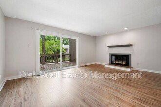 60 Fernwood Ln in Chapel Hill, NC - Building Photo - Building Photo