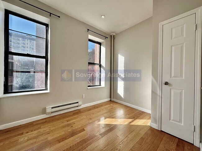216 W 108th St in New York, NY - Building Photo - Building Photo