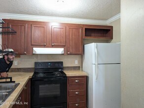 123 Hayman Dr in Interlachen, FL - Building Photo - Building Photo